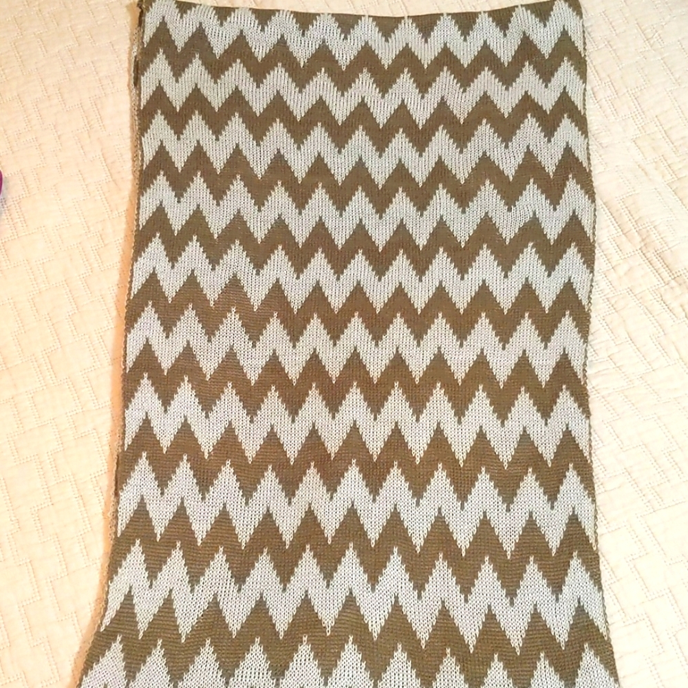 Chevron Infinity Scarf - Picture 5 of 7